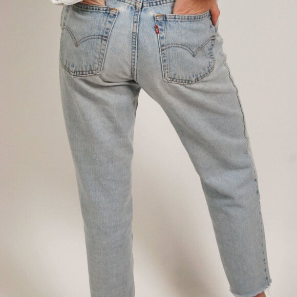 90s Levi's 550's (10) womens light wash jeans vintage 28 ankle crop faded taper - Picture 7 of 10